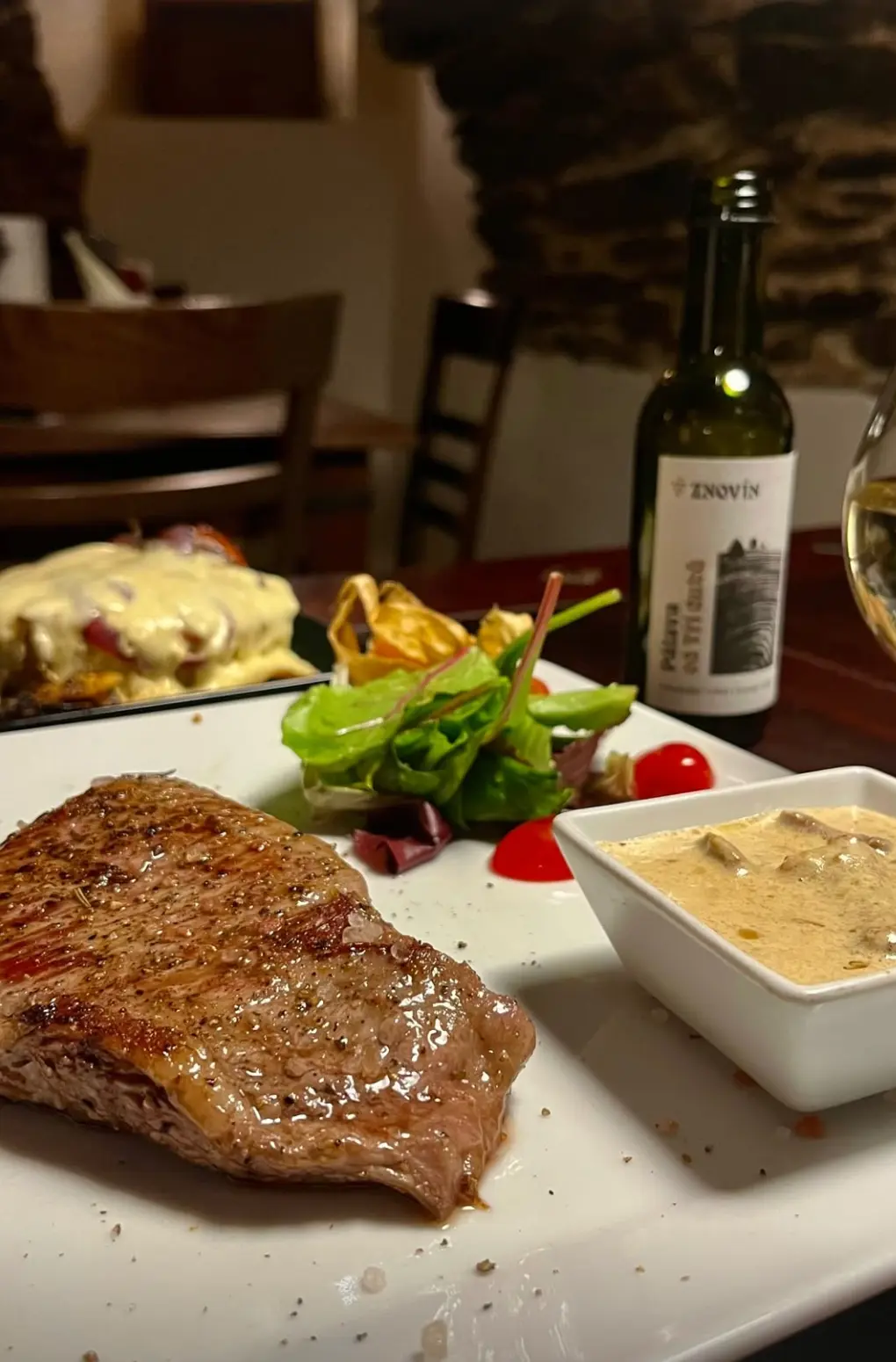 Grilované speciality v restauraci UDÍRNA Jindřichův Hradec